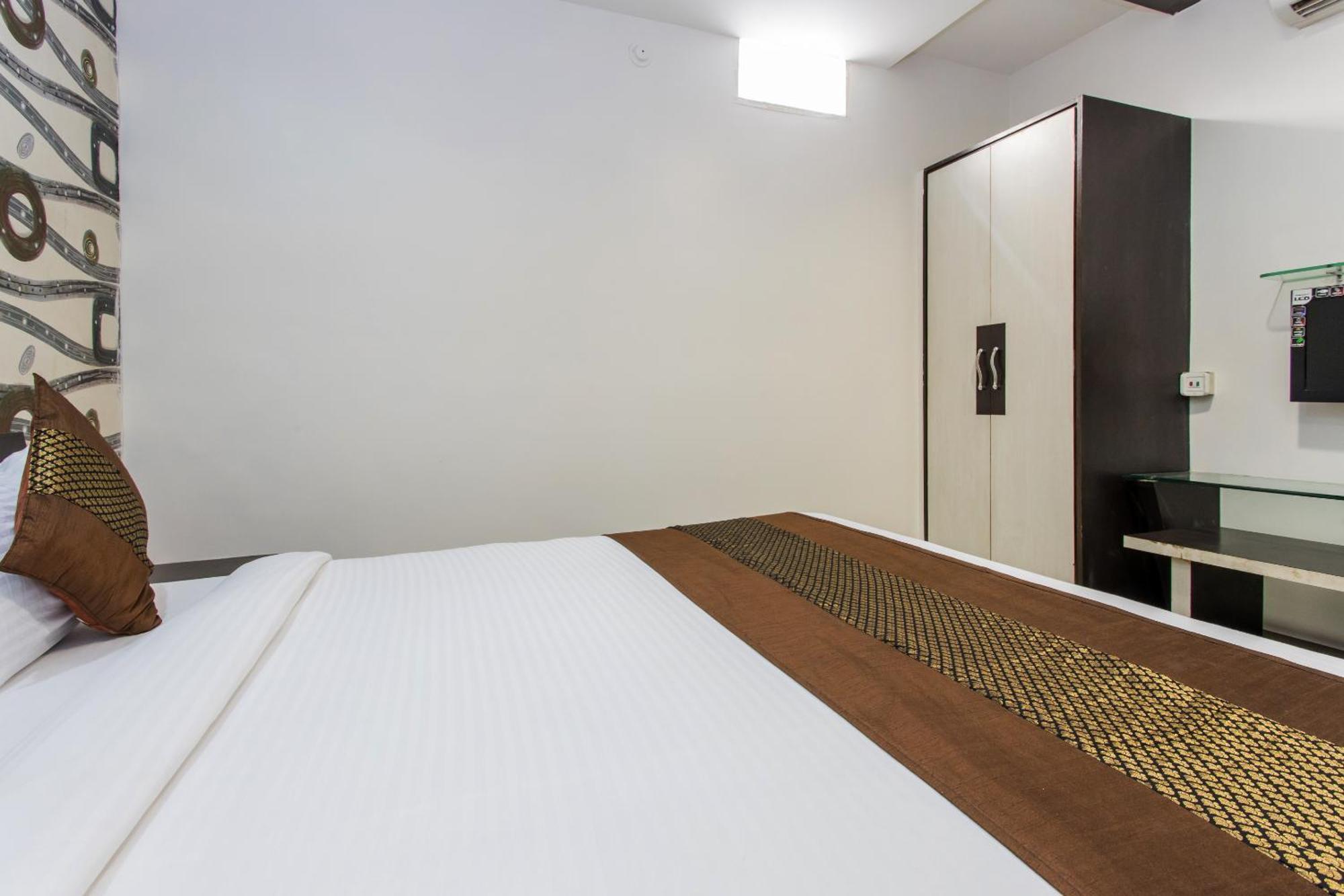 Hotel Galaxy Indore Exterior foto